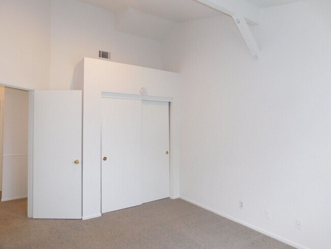 Building Photo - ALH7811