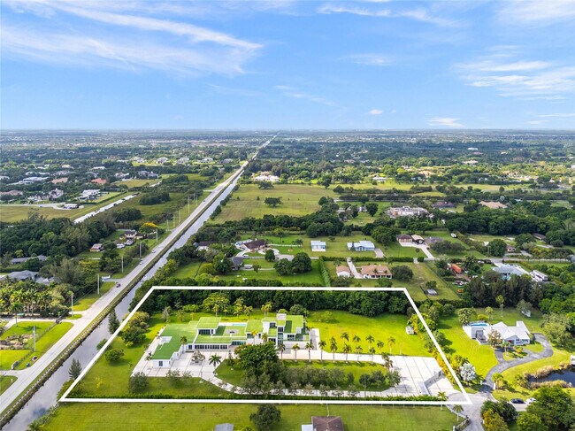 Building Photo - 17250 SW 52nd Ct