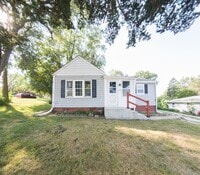 Building Photo - Cozy 2 Bedroom 1 Bath
