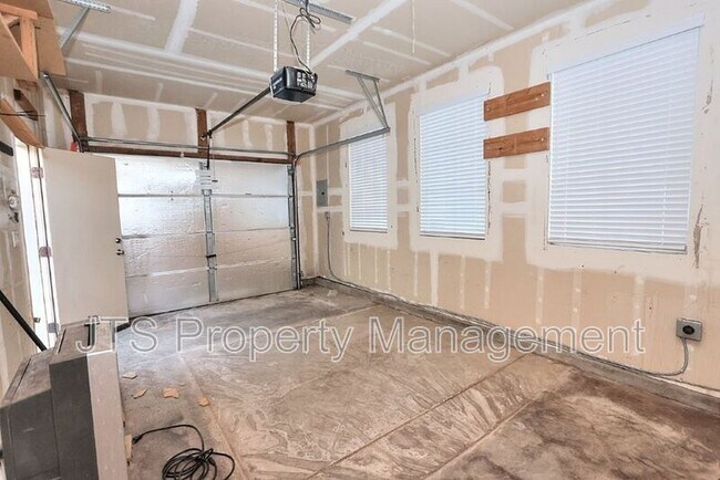 Building Photo - 2040 San Esteban Cir