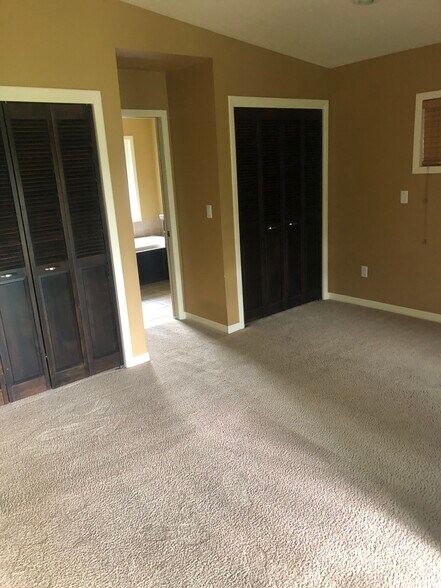 Building Photo - 310 SE Dilke St