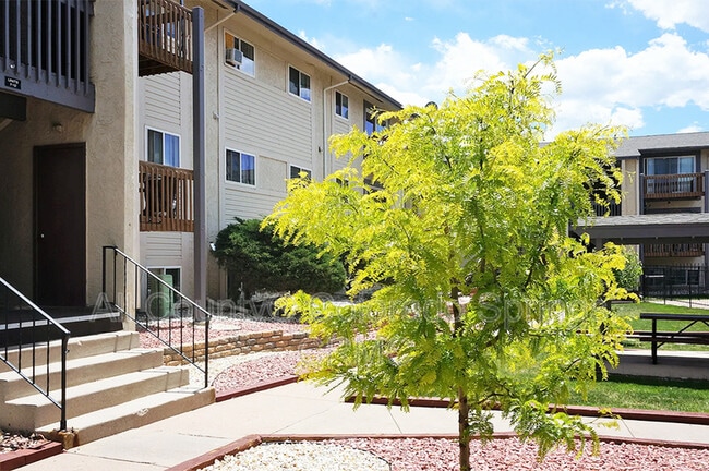 Building Photo - 5030 El Camino Dr