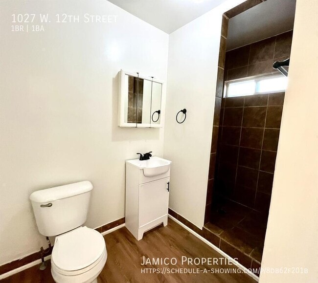 Building Photo - 1027 W 12th St