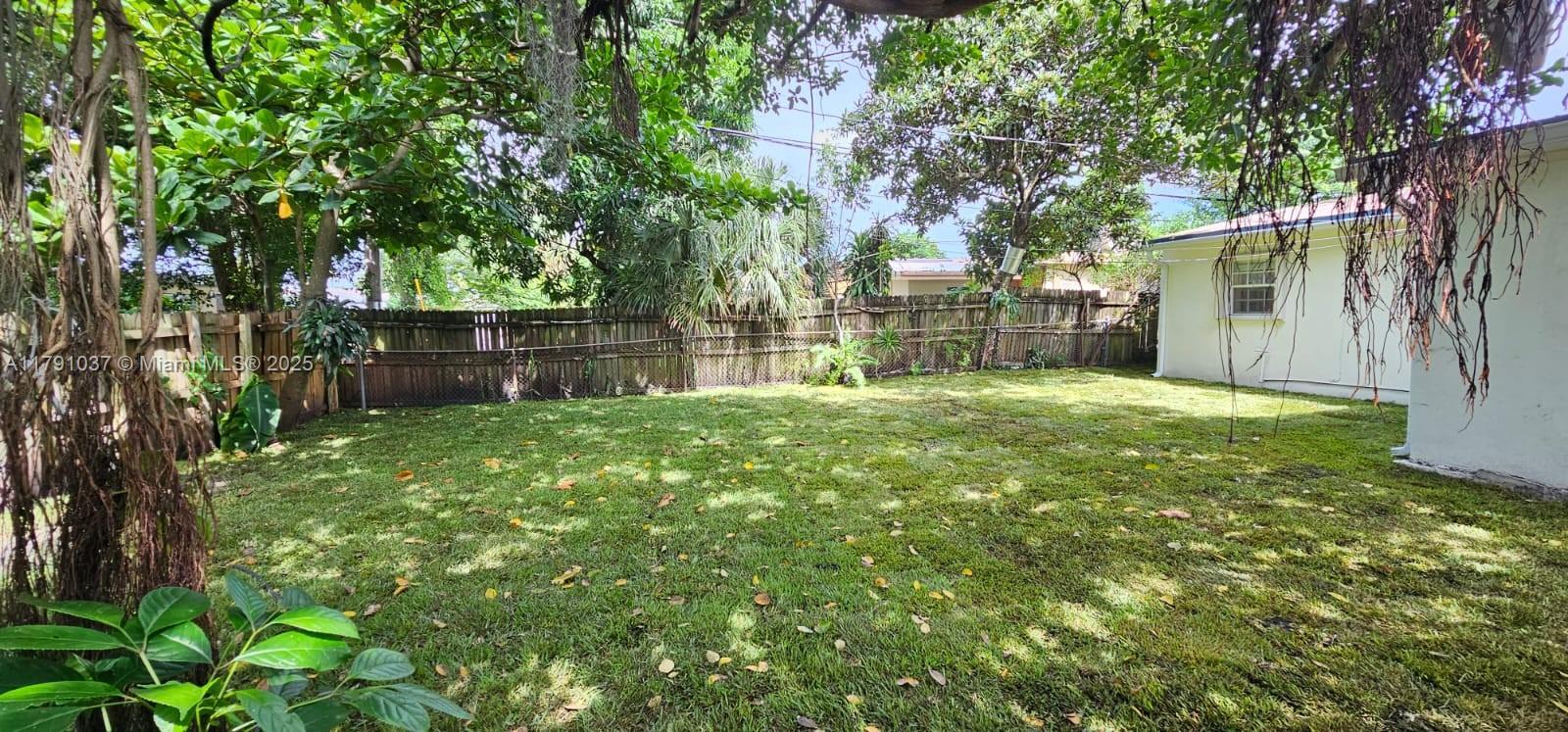 Building Photo - 4337 SW 49th St
