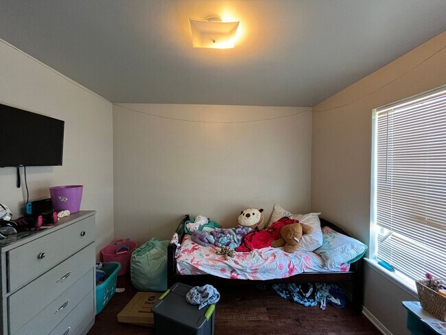 Building Photo - Coming Soon! Charming and Contemporary 3-B...