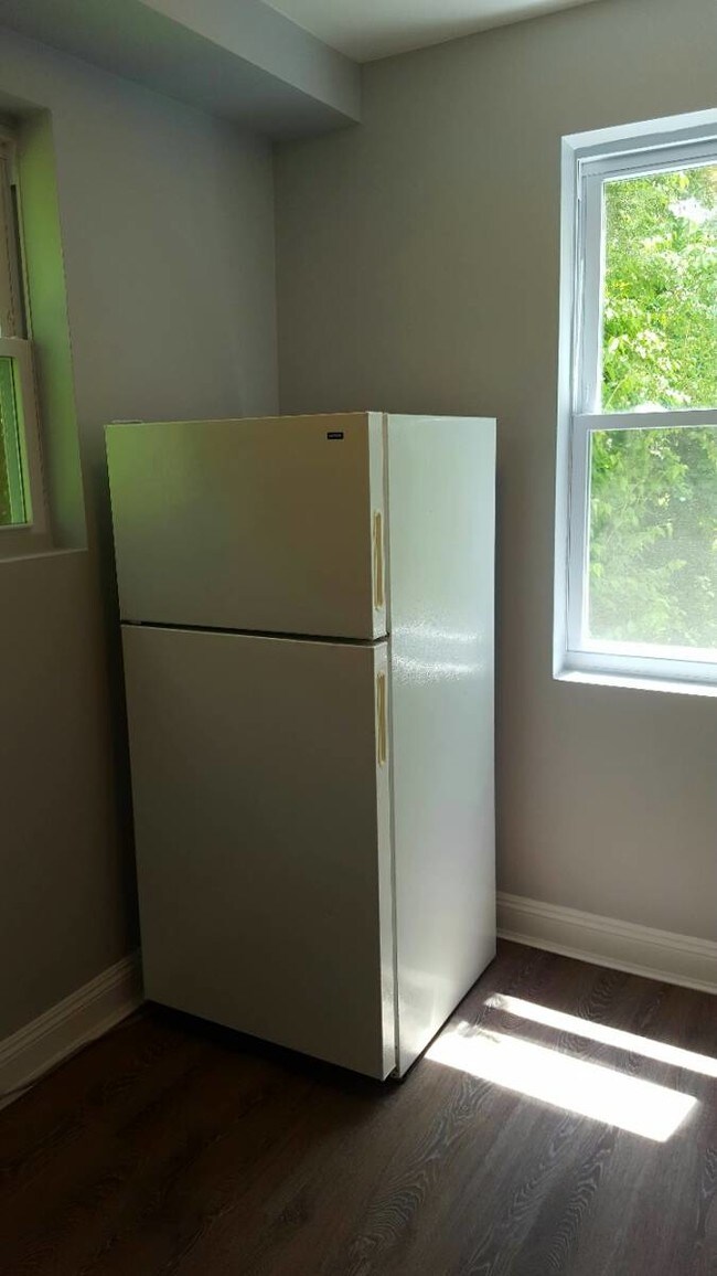 Building Photo - 420 Littleworth Ln