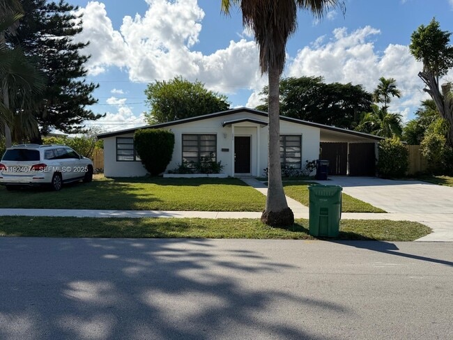 Building Photo - 19810 Holiday Rd