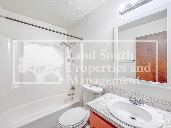 Building Photo - 730 Bebo Ln