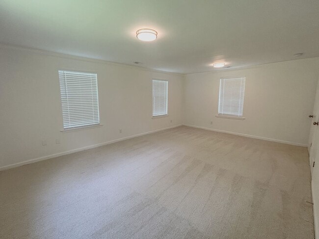 Building Photo - Now Leasing – Fully Renovated Home in Guntersville!