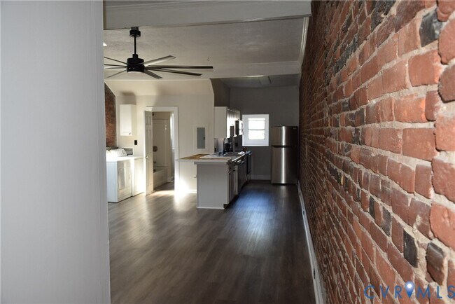 Building Photo - 407 Brook Rd