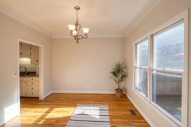 Building Photo - 1000 Eagle Pass Way