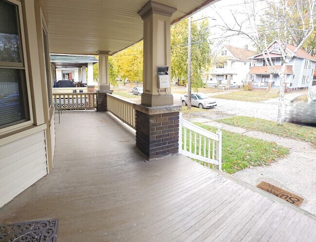 Building Photo - 11301 Florian Ave