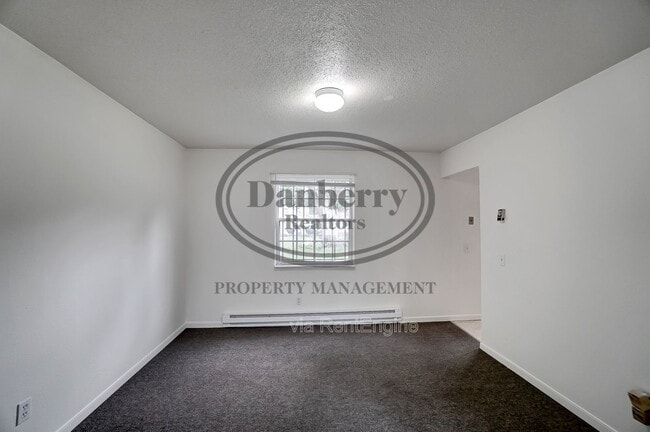 Building Photo - 1006 Ranch Dr