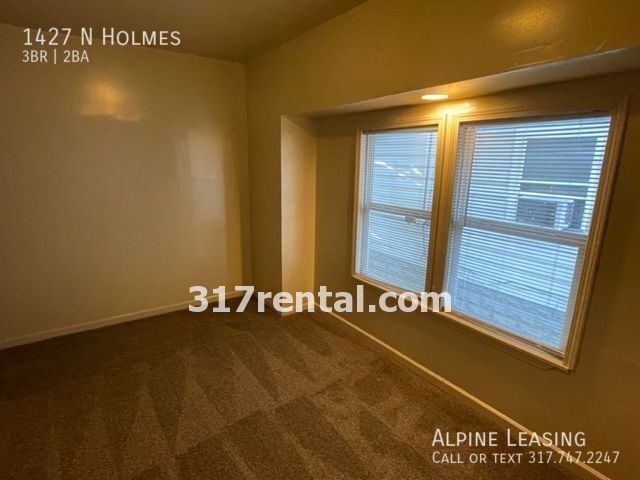 Building Photo - IUPUI / Hospitals / Downtown / 3BR-2BATHS!