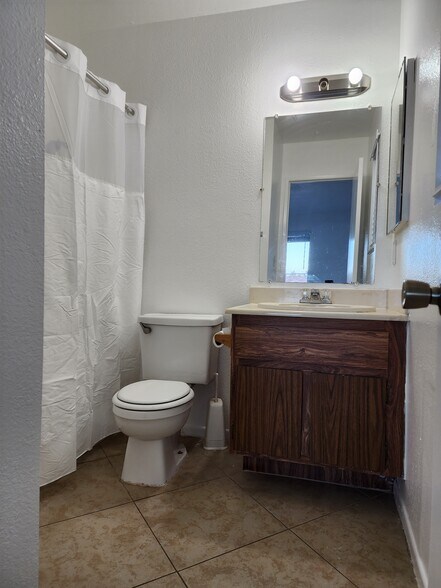 Building Photo - 7117 Murray Ln