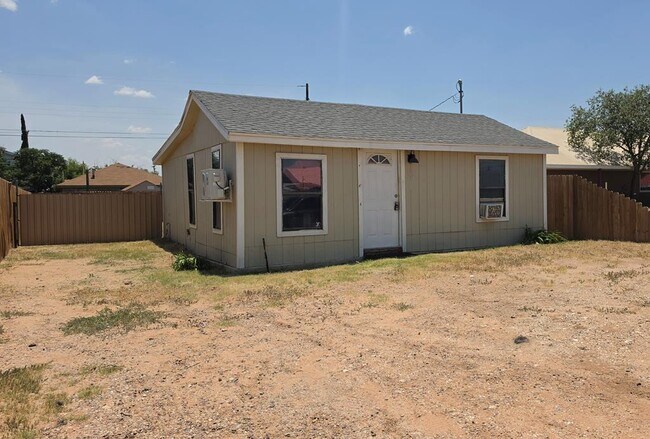 Building Photo - 617 Drury Ln