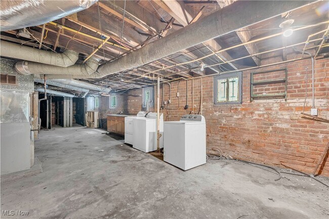 Building Photo - 13605 Othello Ave