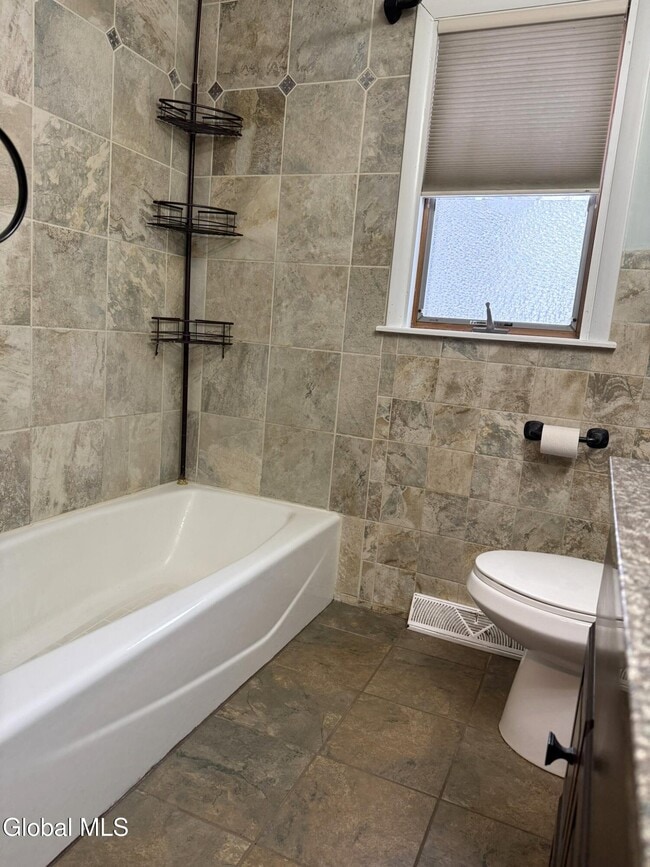 Building Photo - 10 Willey St