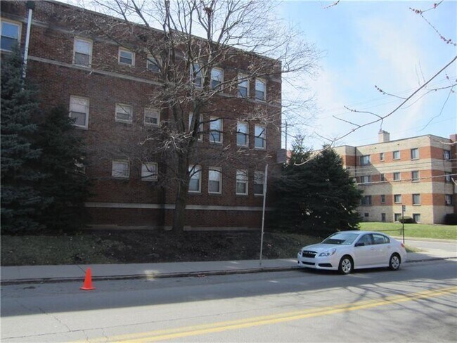 Building Photo - 600 S Negley Ave