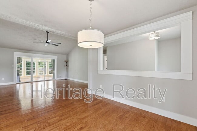 Building Photo - 2707 Lady Bug Ln