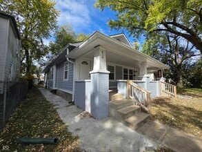 Building Photo - 834 Lasalle St