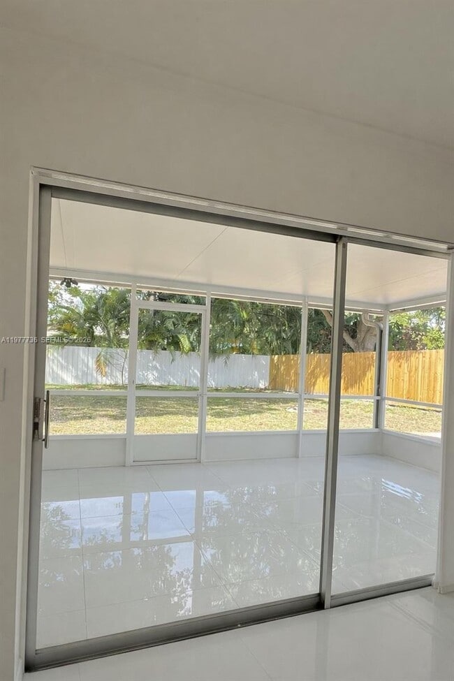 Building Photo - 1675 NE 45th St