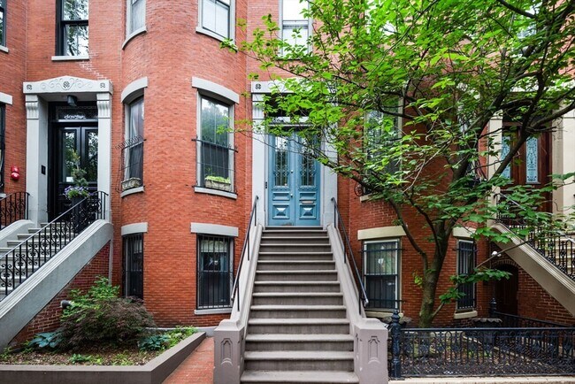 Building Photo - 32 Yarmouth St