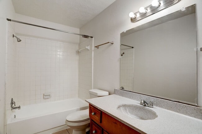 Building Photo - Move-in Ready Home for Lease in Pearland!