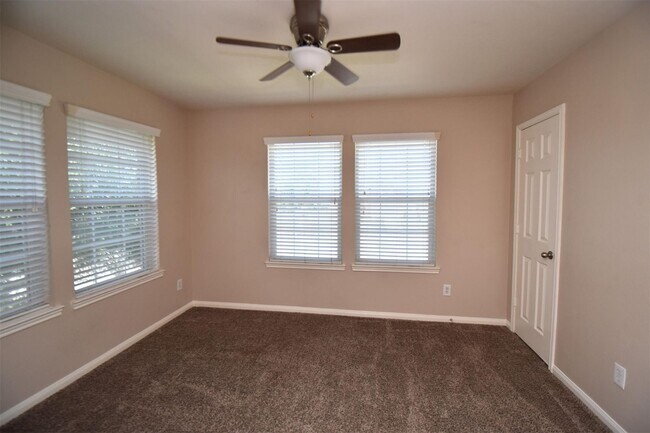 Building Photo - 611 Chase More Ct