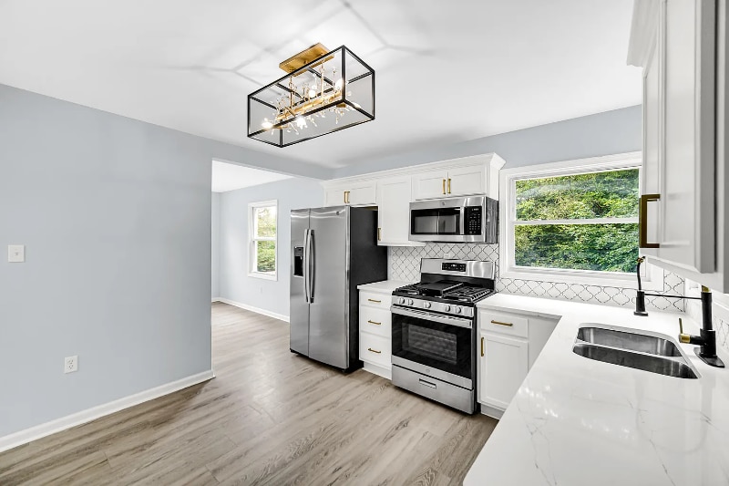 Building Photo - 627 W 43rd Pl