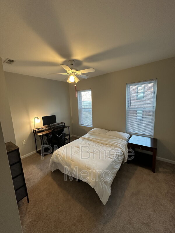 Building Photo - 37 S Ellwood Ave