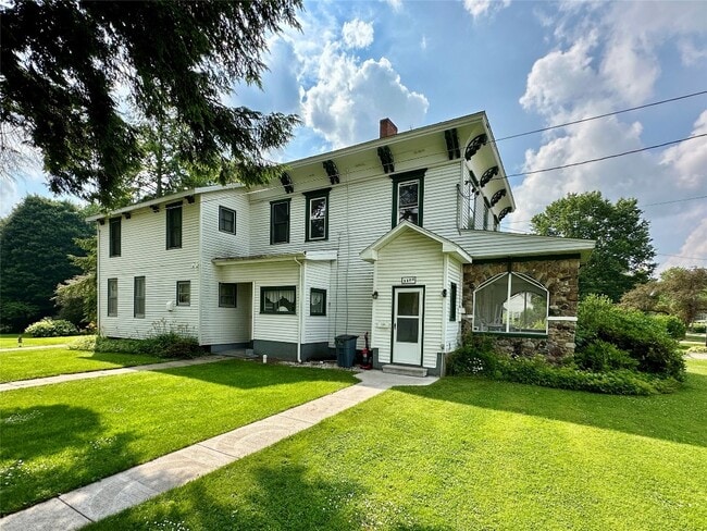 Primary Photo - 336 Meadville St