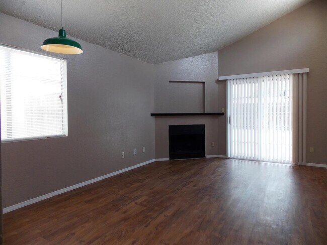 Building Photo - 28th Street #2