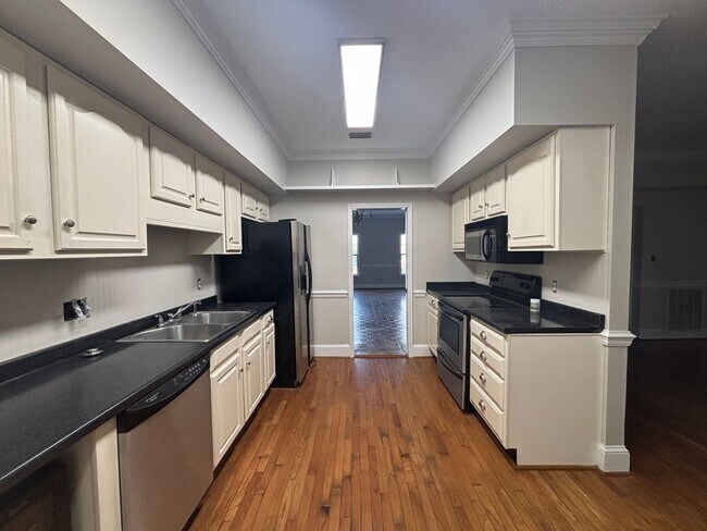 Building Photo - Stunning 4-Bedroom Condo in Johnson City