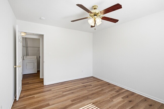 Building Photo - 3520 Prescott Dr