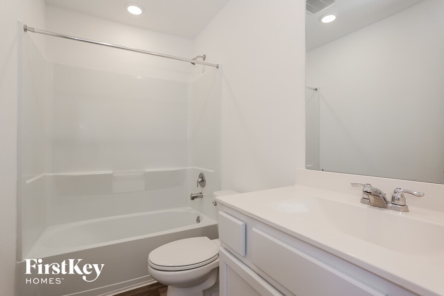 Building Photo - 9011 Willow Rdg Ct