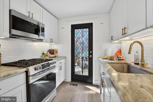 Building Photo - 1742 Dorrance St