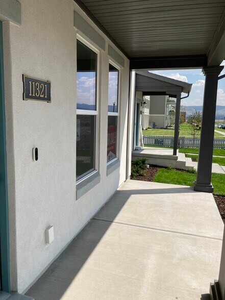 Front Proch - 11321 S Prosperity Rd