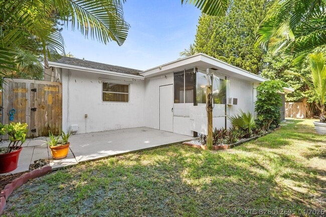 Building Photo - 13 Sailfish Ln