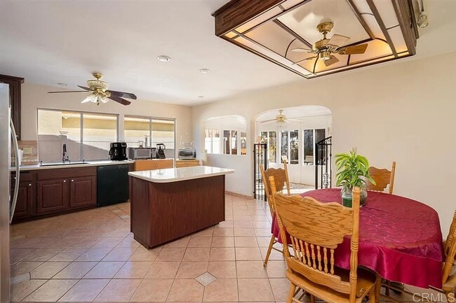 Building Photo - 3 Bedroom Mira Mesa Home (with a pool!)