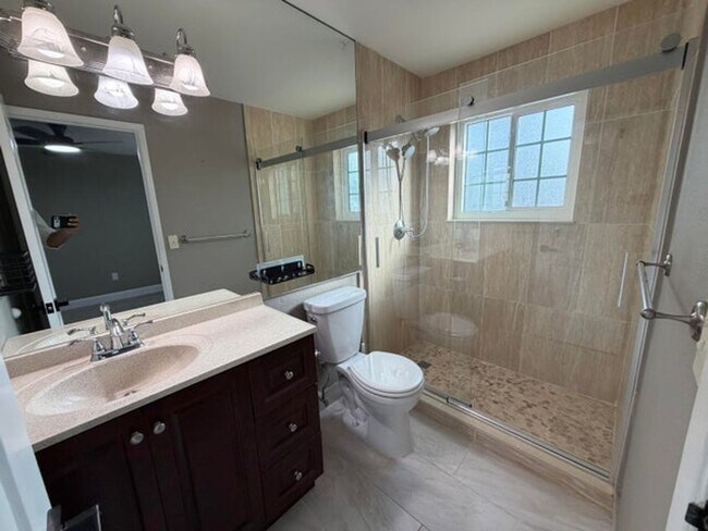 Building Photo - 117 Yacht Club Way