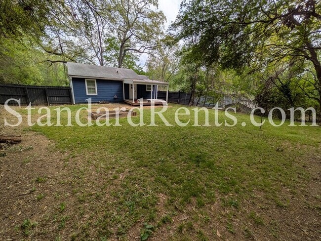 Building Photo - 1770 Wenlock St NW