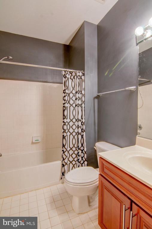 Building Photo - 5861 Governors Hill Dr