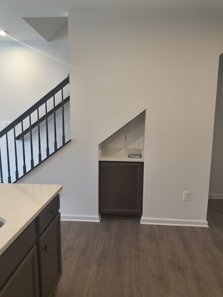 Building Photo - 9946A Count Fleet Cres