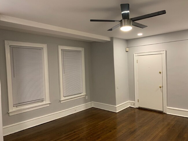 Building Photo - 530 King St