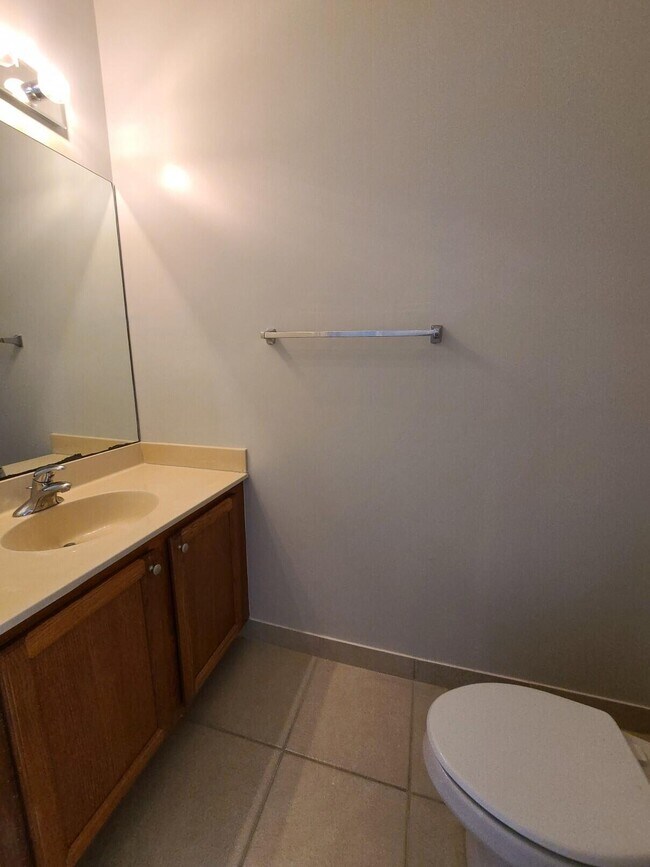 Building Photo - 590 Amador Ln