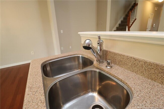 Building Photo - 110 Fanwood Ct