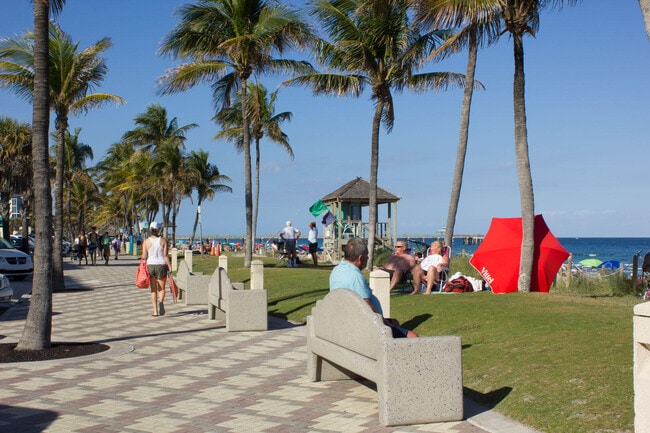 Building Photo - 1955 NE 4th St