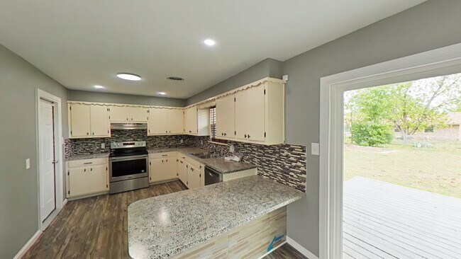Building Photo - 409 NW 75th St
