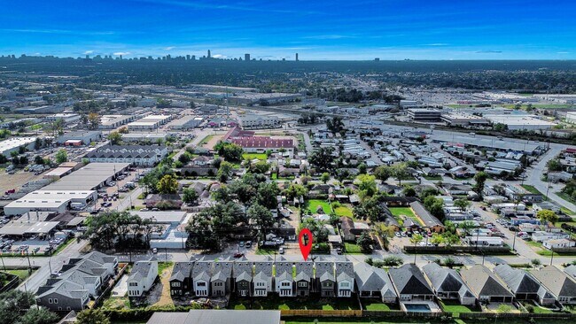 Building Photo - 6320 Milwee St